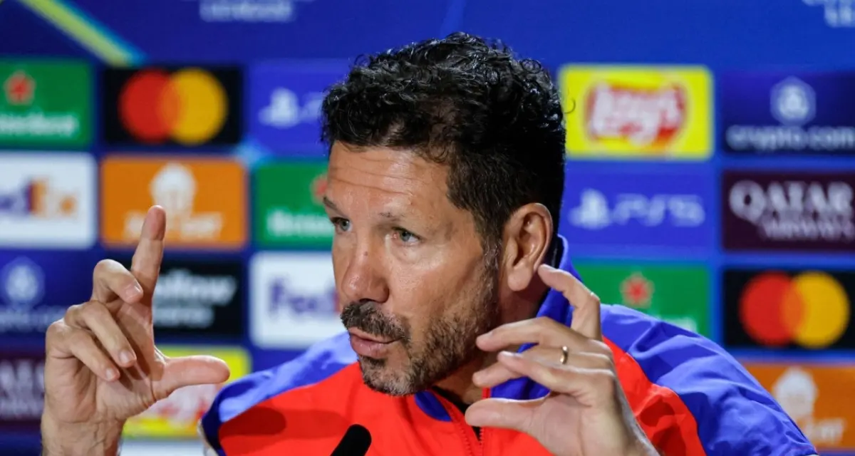 Simeone actualidad — tupé abundante característico resultado trasplante capilar FUE exitoso